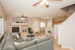 Photo #1: 2241871 Listing