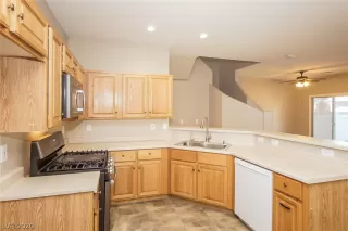 Photo #3: 2241871 Listing