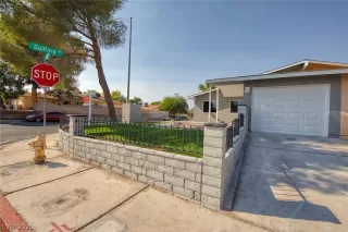 Photo #4: 2241903 Listing 