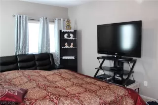 Photo #5: 2241922 Listing