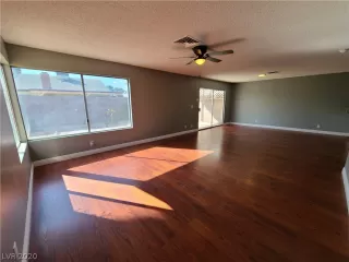 Photo #5: 2241947 Listing 