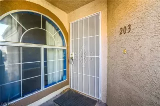 Photo #2: 2241948 Listing