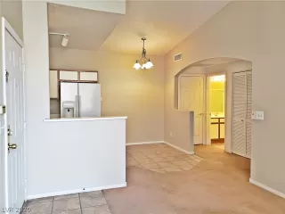 Photo #5: 2241955 Listing 