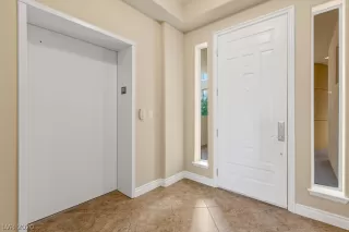 Photo #4: 2241956 Listing