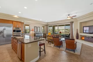 Photo #5: 2241956 Listing