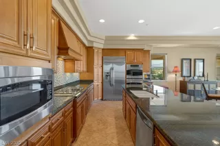 Photo #6: 2241956 Listing