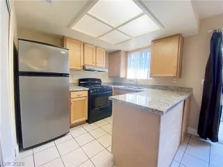 Photo #6: 2242067 Listing 