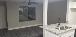 Photo #5: 2242105 Listing