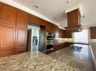 Photo #4: 2242111 Listing