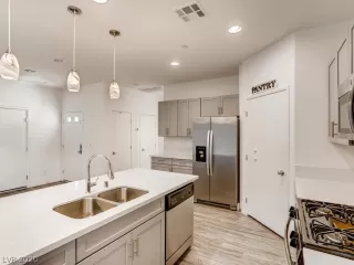 Photo #3: 2242150 Listing 