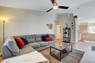 Photo #5: 2242157 Listing