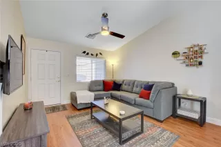 Photo #6: 2242157 Listing