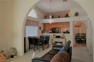 Photo #4: 2242217 Listing