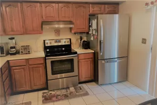 Photo #5: 2242217 Listing