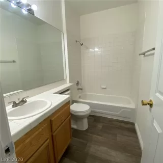 Photo #2: 2242256 Listing