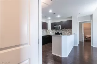 Photo #4: 2242264 Listing