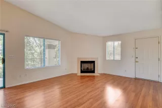 Photo #3: 2242288 Listing