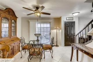 Photo #5: 2242296 Listing