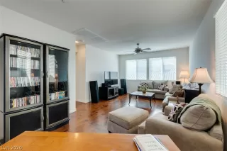 Photo #4: 2242307 Listing