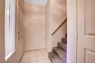 Photo #5: 2242335 Listing