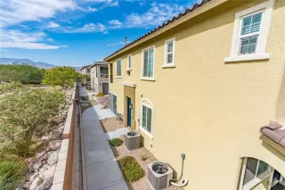 Photo #2: 2242343 Listing