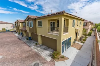 Photo #3: 2242343 Listing