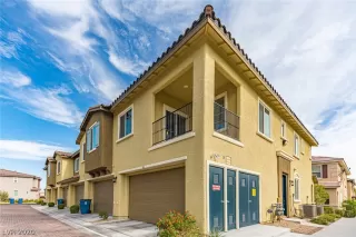 Photo #4: 2242343 Listing