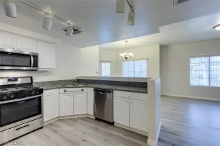 Photo #3: 2242346 Listing