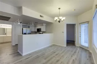 Photo #4: 2242346 Listing