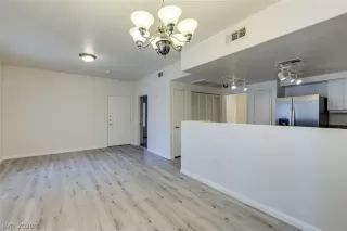 Photo #6: 2242346 Listing