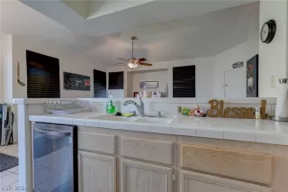 Photo #4: 2242375 Listing 