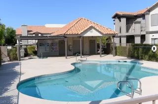 Photo #1: 2242416 Listing