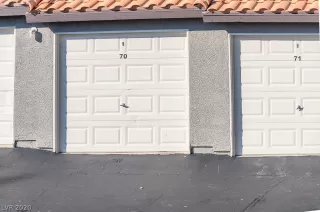 Photo #4: 2242416 Listing