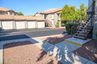 Photo #5: 2242416 Listing