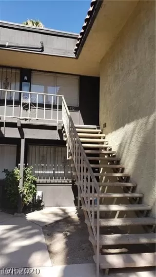Photo #2: 2242462 Listing