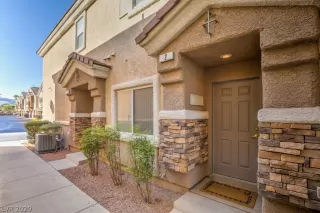 Photo #4: 2242464 Listing