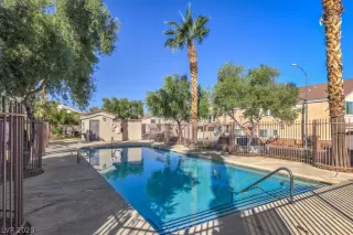 Photo #5: 2242464 Listing