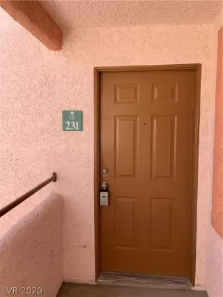 Photo #1: 2242539 Listing