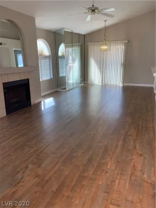 Photo #2: 2242539 Listing