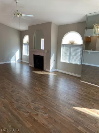 Photo #3: 2242539 Listing