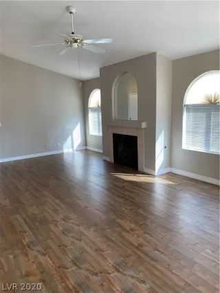 Photo #4: 2242539 Listing