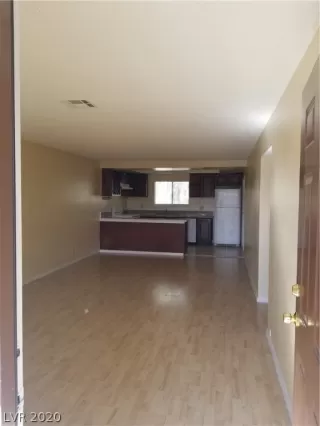 Photo #4: 2242540 Listing