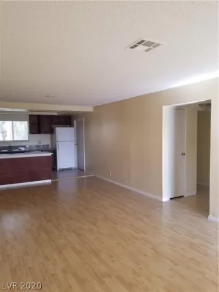 Photo #5: 2242540 Listing