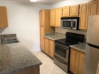 Photo #3: 2242596 Listing