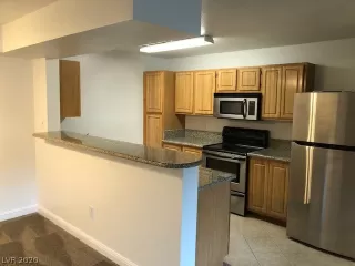 Photo #4: 2242596 Listing