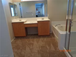 Photo #5: 2242639 Listing