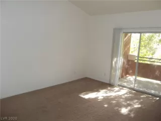Photo #5: 2242642 Listing 