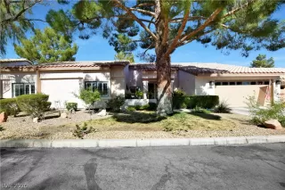 Photo #4: 2242649 Listing