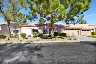 Photo #5: 2242649 Listing