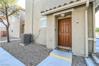 Photo #2: 2242686 Listing